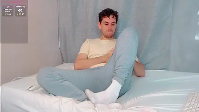 Snapshot of Luc_7 chatting on February 27, 4:29 pm Luc 7 online show from February 27, 4:29 pm