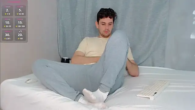 Snapshot of Luc_7 chatting on March 1, 11:51 pm Luc 7 online show from March 1, 11:51 pm