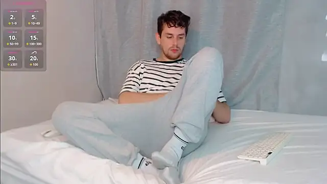 Snapshot of Luc_7 chatting on March 8, 7:17 pm Luc 7 online show from March 8, 7:17 pm