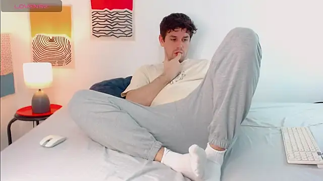 Snapshot of Luc_7 chatting on March 26, 9:09 pm Luc 7 online show from March 26, 9:09 pm