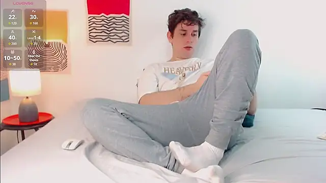 Snapshot of Luc_7 chatting on April 10, 9:08 pm Luc 7 online show from April 10, 9:08 pm