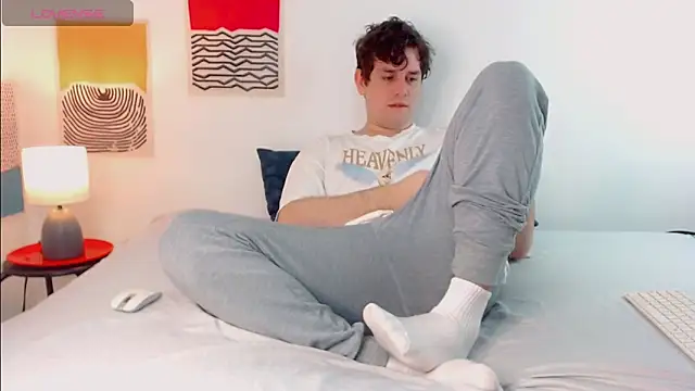 Snapshot of Luc_7 chatting on April 11, 7:40 pm Luc 7 online show from April 11, 7:40 pm