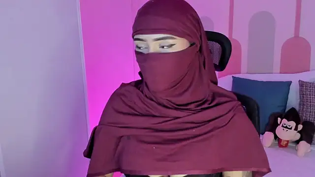 Snapshot of Aisha_Haddad chatting on February 11, 3:50 pm Aisha Haddad online show from February 11, 3:50 pm