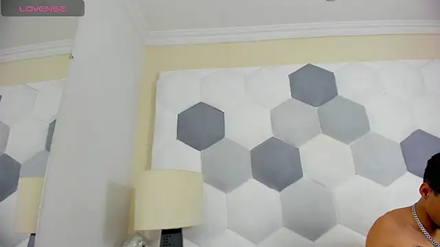 Snapshot of Davi_Ponce chatting on February 19, 3:57 am Davi Ponce online show from February 19, 3:57 am