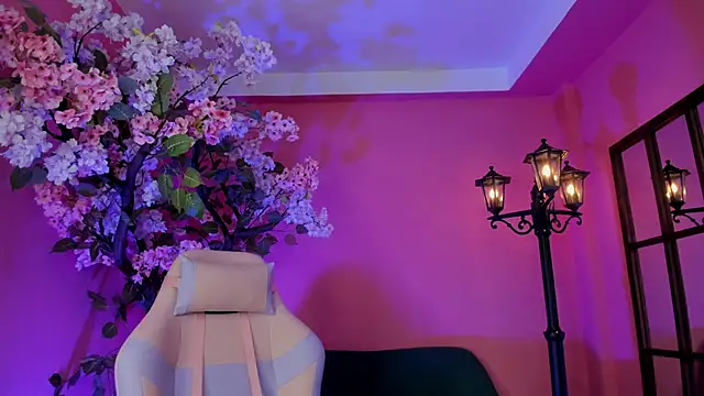 Snapshot of SinLickerr chatting on February 19, 8:27 pm SinLickerr online show from February 19, 8:27 pm