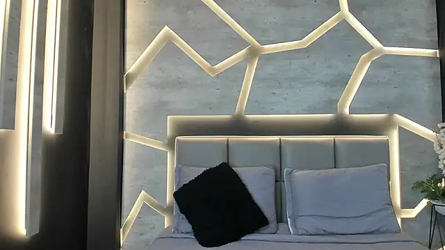 Snapshot of SinLickerr chatting on February 20, 8:09 pm SinLickerr online show from February 20, 8:09 pm