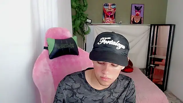 Top and bottom online show from May 13, 8:49 pm