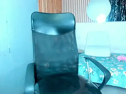 Snapshot of Jhoselinee chatting on February 20, 7:36 pm Jhoselinee online show from February 20, 7:36 pm