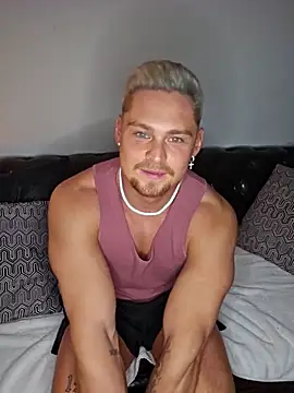 Snapshot of EddyRise- chatting on February 19, 6:48 pm EddyRise- online show from February 19, 6:48 pm