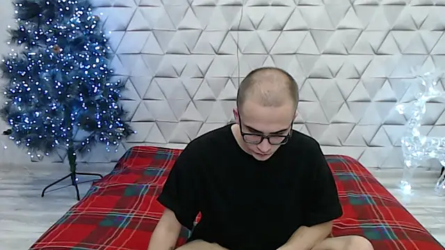 Snapshot of Pure_Aura chatting on February 17, 5:52 pm Pure Aura online show from February 17, 5:52 pm