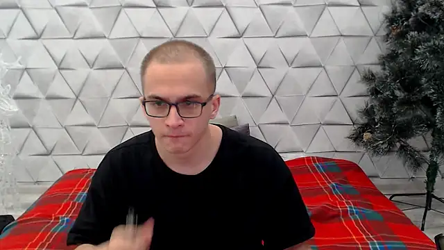 Snapshot of Pure_Aura chatting on February 20, 8:42 pm Pure Aura online show from February 20, 8:42 pm