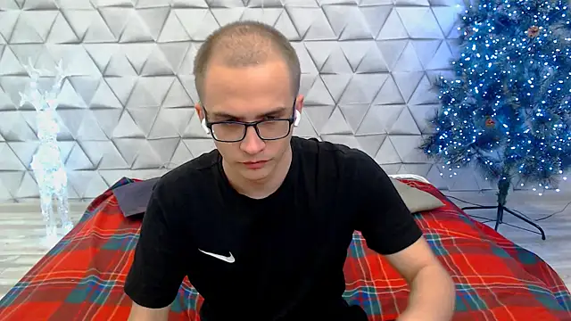 Snapshot of Pure_Aura chatting on February 27, 6:52 pm Pure Aura online show from February 27, 6:52 pm