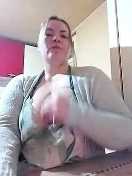 HotStepmommy4 online show from February 13, 5:09 pm