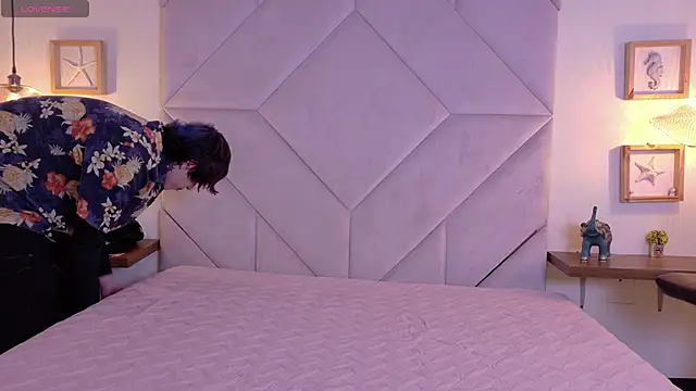 Sateh and Hikary online show from April 16, 8:09 pm