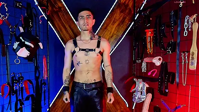 Snapshot of Master_kingsadic chatting on February 24, 8:07 pm Master kingsadic online show from February 24, 8:07 pm