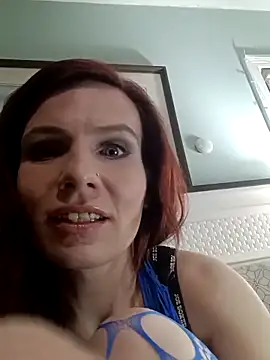 Snapshot of Royalbarbie25 chatting on February 28, 11:39 pm Royalbarbie25 online show from February 28, 11:39 pm