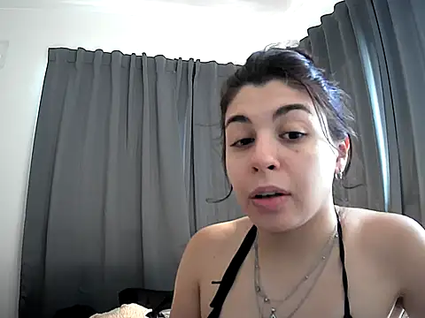 Snapshot of violetazein7 chatting on February 17, 7:20 pm violetazein7 online show from February 17, 7:20 pm