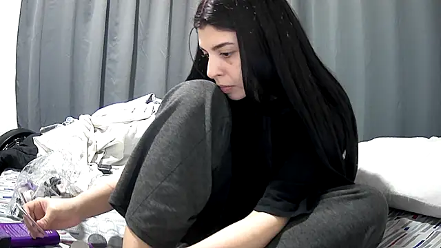 violetazein7 online show from May 3, 2:06 am