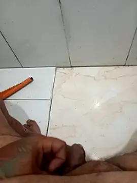 Snapshot of DGdaSul chatting on April 10, 5:23 am DGdaSul online show from April 10, 5:23 am