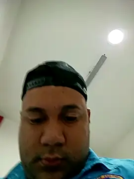 Snapshot of Mohamed1627 chatting on February 17, 1:13 am Mohamed1627 online show from February 17, 1:13 am