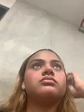 Snapshot of ayla0881 chatting on February 24, 1:53 pm ayla0881 online show from February 24, 1:53 pm