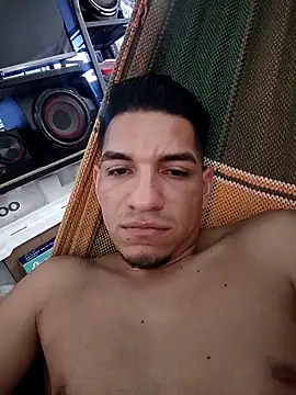 Snapshot of Morboso19cm chatting on April 20, 7:04 pm Morboso19cm online show from April 20, 7:04 pm