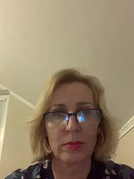 Snapshot of VeltaMur975 chatting on February 13, 8:05 pm VeltaMur975 online show from February 13, 8:05 pm