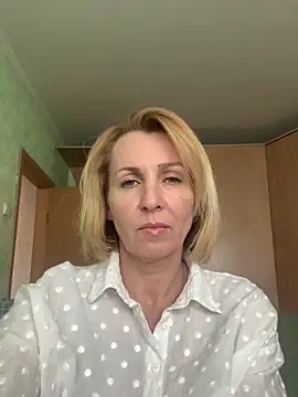 Snapshot of VeltaMur975 chatting on February 19, 12:01 pm VeltaMur975 online show from February 19, 12:01 pm