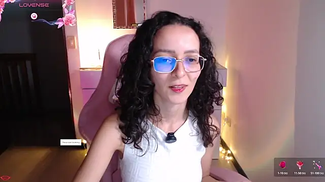 Snapshot of Alexia--27 chatting on February 20, 2:52 am Alexia--27 online show from February 20, 2:52 am