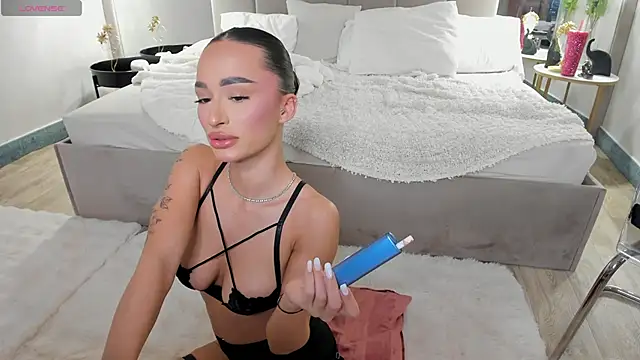 EvaK  online show from March 11, 5:35 am