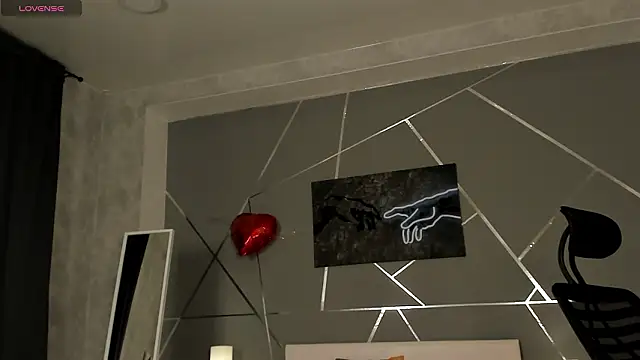 naomi reiss online show from March 1, 11:40 pm