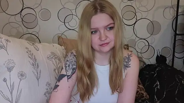 AnitaXVine online show from June 1, 6:53 pm