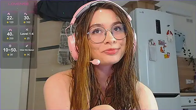 Snapshot of GhostLane chatting on February 18, 10:55 am GhostLane online show from February 18, 10:55 am