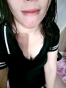 Snapshot of Girl-crazy1 chatting on February 18, 1:56 am Girl-crazy1 online show from February 18, 1:56 am