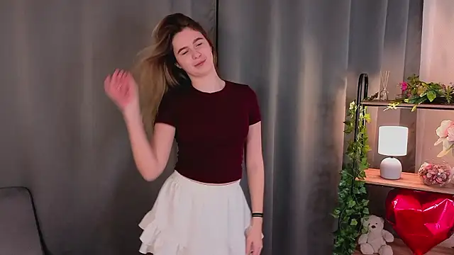 EleanorConnerr online show from February 21, 11:00 am