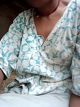 Desi Couple P online show from May 15, 11:45 pm