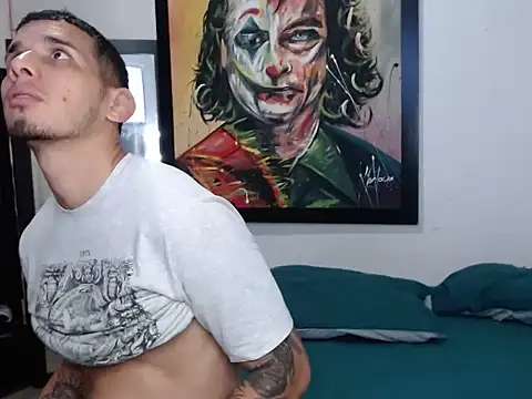 Snapshot of HotSinlge chatting on February 13, 12:23 pm HotSinlge online show from February 13, 12:23 pm