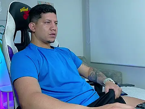  robertobaggioo online show from February 13, 12:12 pm