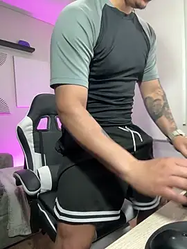  robertobaggioo online show from February 24, 12:47 pm