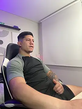  robertobaggioo online show from March 6, 12:45 pm