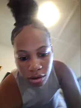 Snapshot of BootyCaramelxx chatting on April 6, 2:40 pm BootyCaramelxx online show from April 6, 2:40 pm