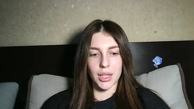 Snapshot of lipsylollyy chatting on February 11, 2:44 pm lipsylollyy online show from February 11, 2:44 pm