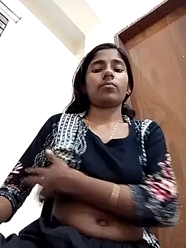 Snapshot of Sexy_Boudi650 chatting on February 19, 5:20 pm Sexy Boudi650 online show from February 19, 5:20 pm