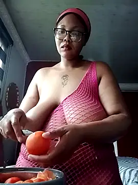 Snapshot of ShantelBootyBoobs chatting on April 24, 12:18 pm ShantelBootyBoobs online show from April 24, 12:18 pm
