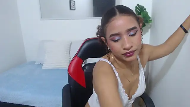 Alice Grinnerk online show from February 18, 2:35 pm