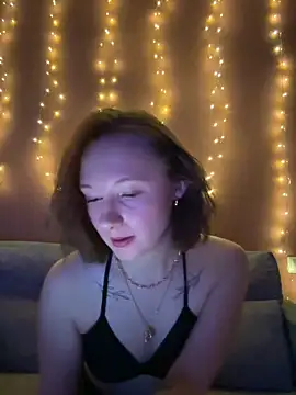 AlinaFoxyy online show from February 18, 6:04 pm