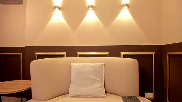 Snapshot of ZiaCarter_ chatting on February 17, 3:25 am ZiaCarter online show from February 17, 3:25 am