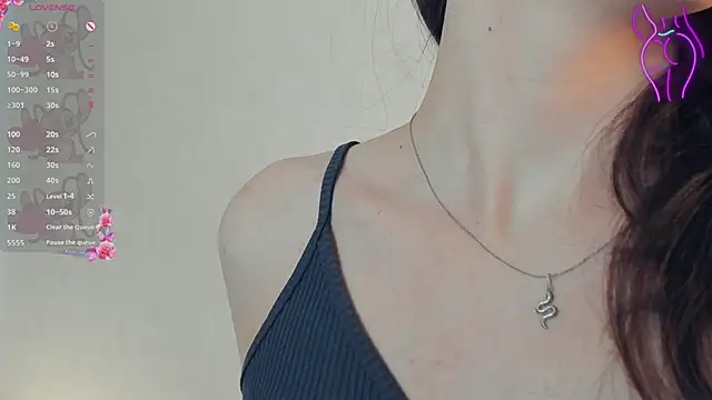 Snapshot of AnnettWildin chatting on March 2, 7:37 am AnnettWildin online show from March 2, 7:37 am