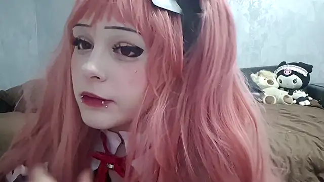 NaomiJess online show from April 10, 1:00 am