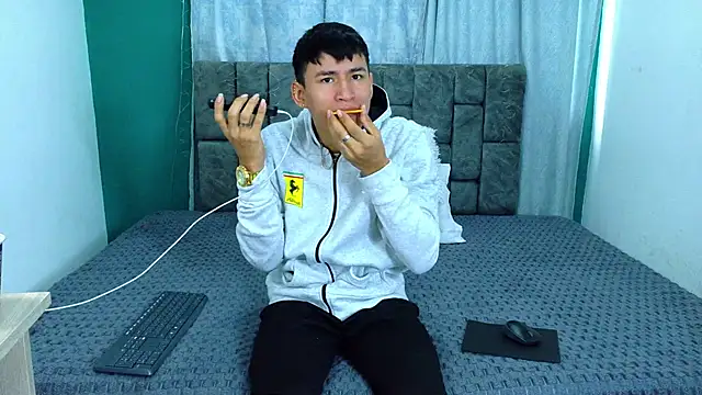 NicolasTorrez online show from February 19, 1:18 pm